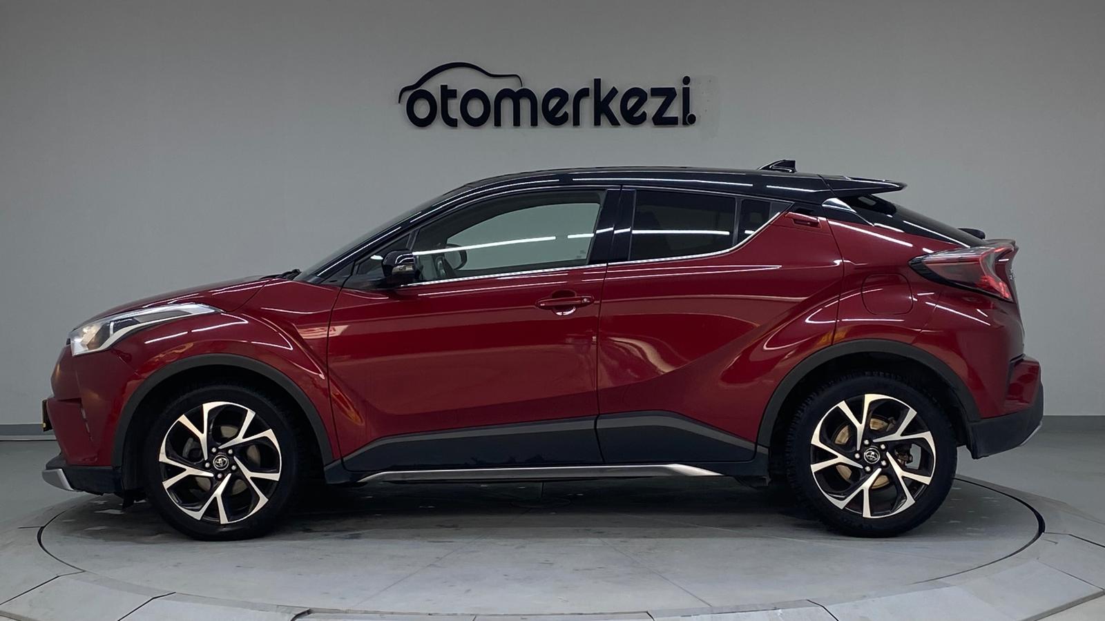 TOYOTA C-HR 4